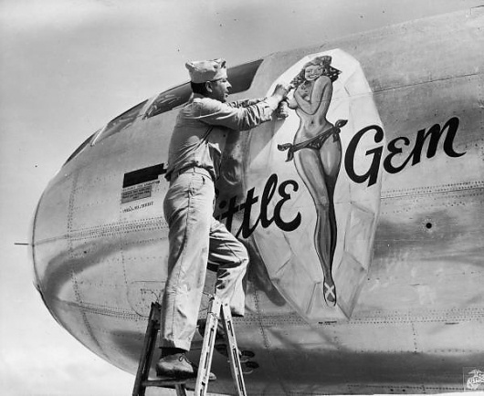 THEM THANGS #sign #pin #plane #up