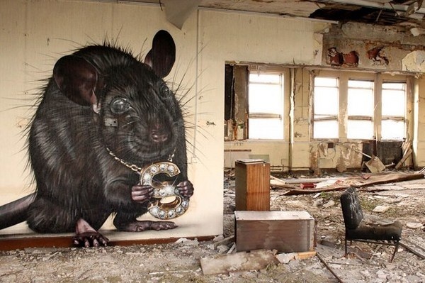 Black rat animal street art #graffiti #realism #street #art #realistic
