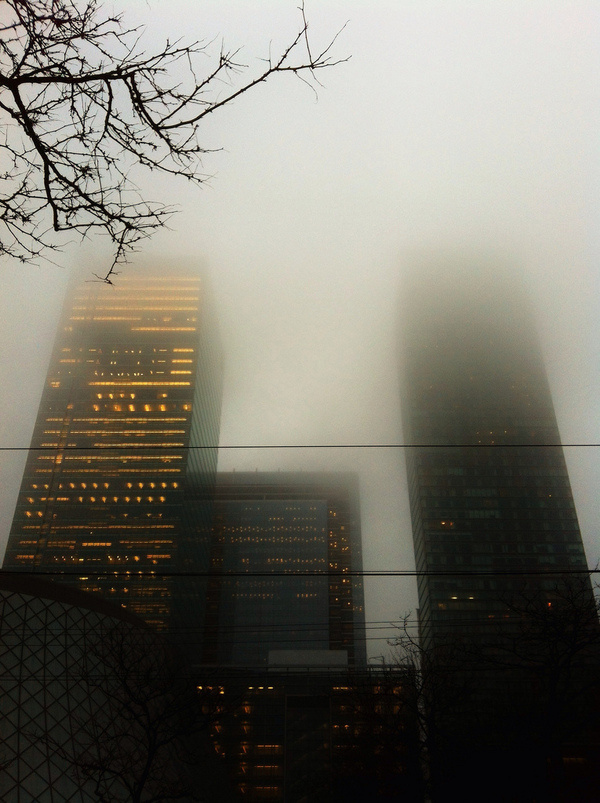 بندة #urban #fog #photo #skyscraper #photography #building #neon