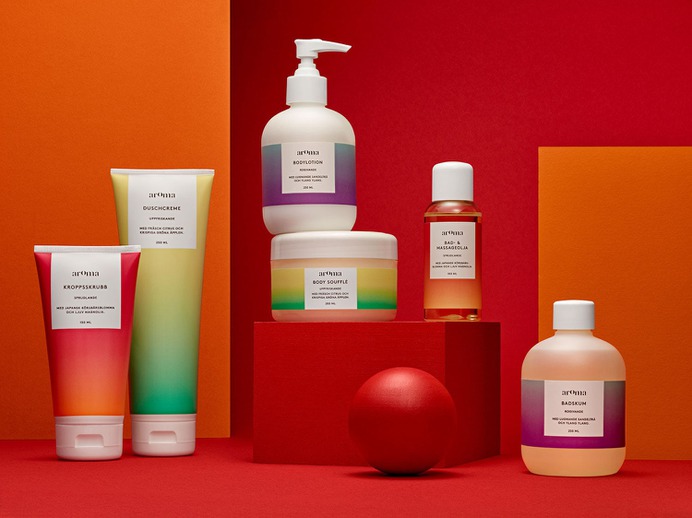 Ahlens Aroma Packaging - Mindsparkle Mag This beautiful project of retouching and photography was achieved by Love Lannér & Retuscheriet AB for Ahlens Aroma, using strong and vibrant colors and achieving a powerful look and feel for the brand. #logo #packaging #identity #branding #design #color #photography #graphic #design #gallery #blog #project #mindsparkle #mag #beautiful #portfolio #designer