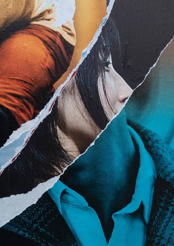 Anti Poster on Affiche Paper