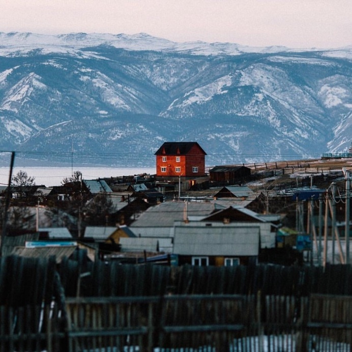 Olkhon Island – Red house