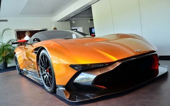 Aston Martin Vulcan in Orange#AstonMartin #Vulcan #supercar
