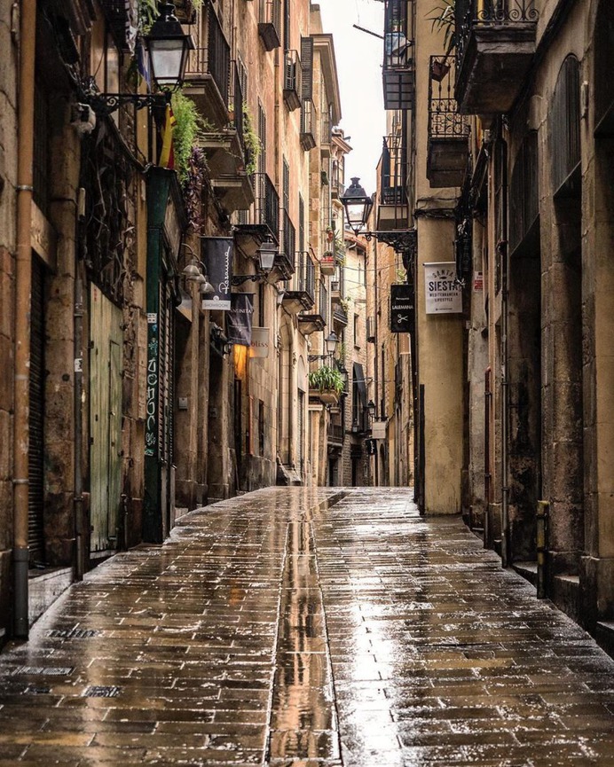 Striking Cityscapes and Street Photography by Pierre Brauer