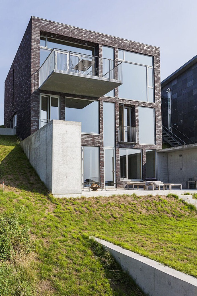 The Architect's Concrete Home / Frederiksen Architects