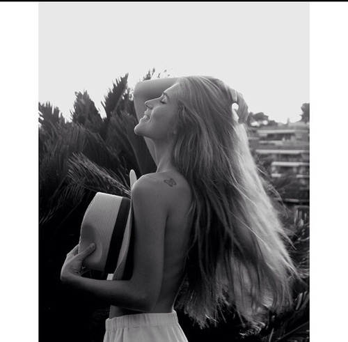 (2) Likes | Tumblr #model #white #girl #black #and #fashion