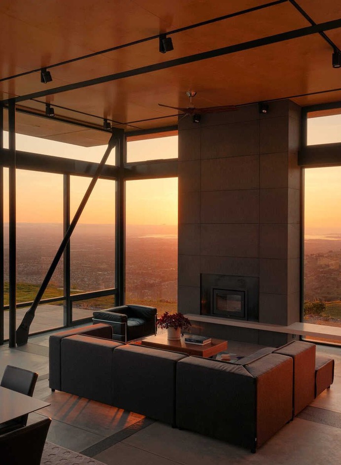 Pavilion Style House with a Panoramic View of San Jose