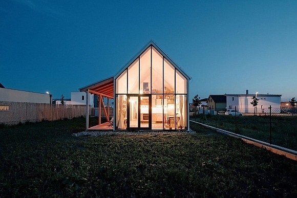IST-Family House by JRKVC is a Slovakian country home made of local materials such as clay, straw, and wood. The restrained architecture bal #sustainable #minimalist #architecture #contemporary