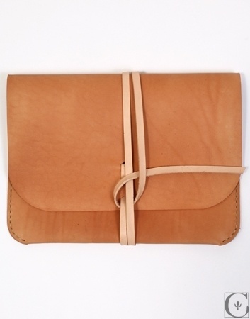 FFFFOUND! | Kenton Sorenson Leather iPad Portfolio - CONTEXT CLOTHING - Free Shipping! #fashion #creative #case #leather
