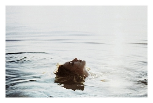bakmaya değer. #photo #sea #girl