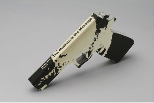 tumblr_ldpuejSuBu1qf0a7yo1_500.png (PNG Image, 500x334 pixels) #gun #design #book