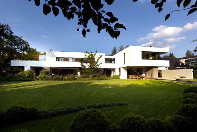 Classic Bauhaus Villa in Munich - #architecture, #house, #home, #outdoor