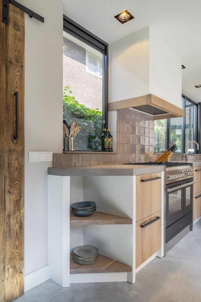 Standard Studio Designed a Spacious Extension for a House Built in the Thirties 13