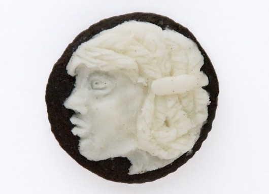 judith klausner: oreo cameo #oreos #judith #klausner #food #art