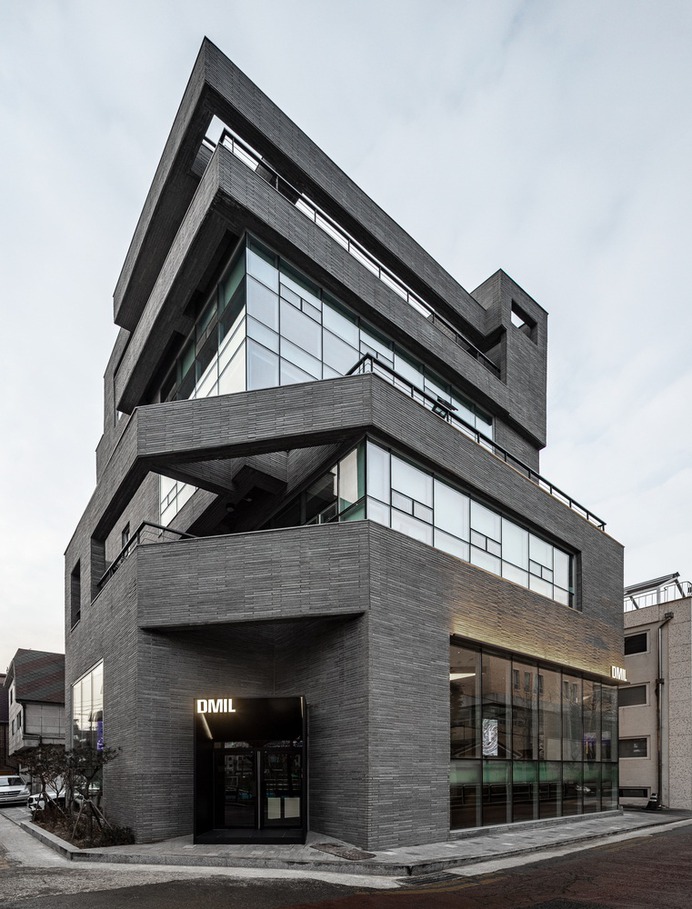 DMIL Office Lounge / Plainoddity
