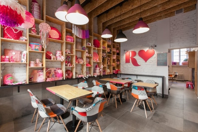 the pinkest shop and cafe