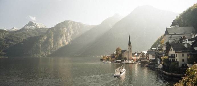 Location: Hallstatt, Austrian Alps Photo by: www.mateiplesa.com #hallstatt #alps #austria #austrian_alps #boat #sailing #lake #mountains #m