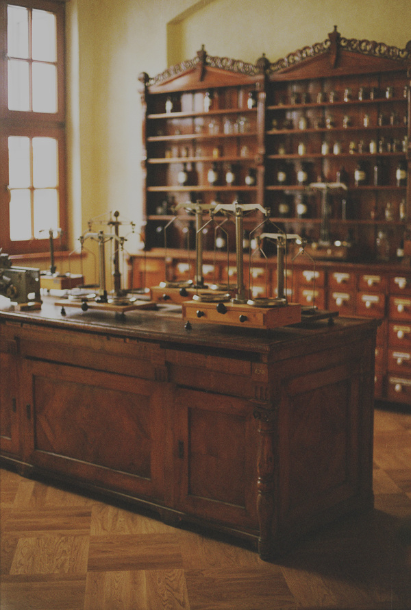 #pharmacy #museum #photo #place #interior