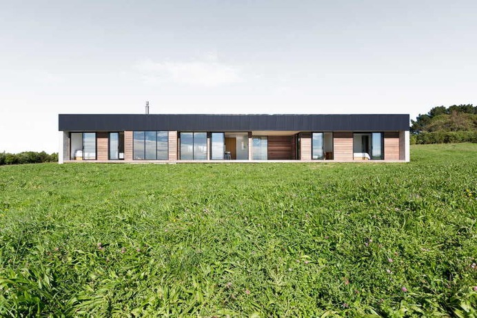 Karioi Retreat / Red Architecture