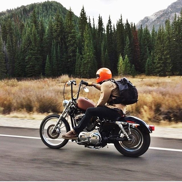 #MondayMotivation 📸 @kaycee_landsaw Here is a rad shot to cheer up your Monday👊🏼 #DayDreaming Bobber Chopper Harley Davidson Motorc