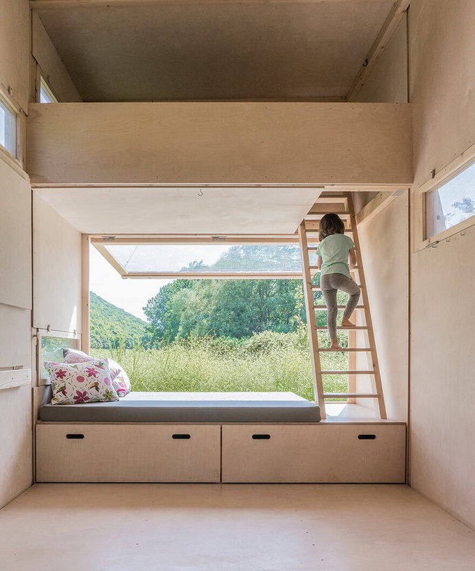 Off Grid Prefab Cabin on the Turkey-Greece Border
