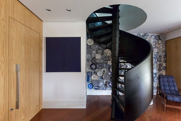 Porto Alegre Duplex – The Collector's Apartment by Ambidestro