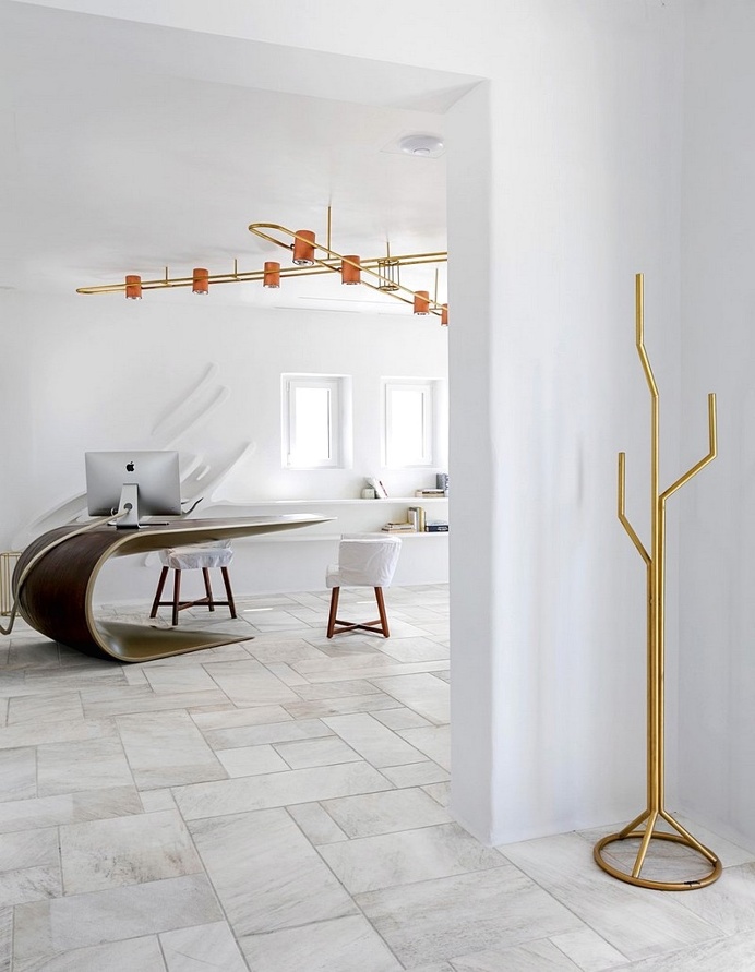 Mykonos Office &ndash; an Ergonomic and Elegant Workspace / Eleftherios Ambatzis