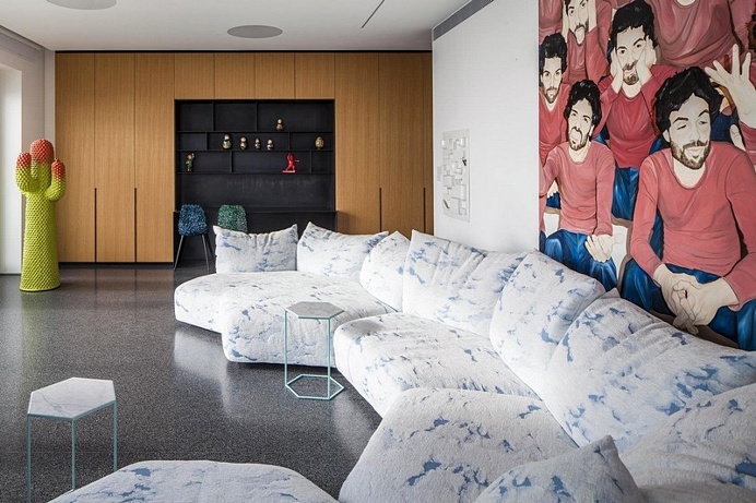 The Art Collector Penthouse / Pitsou Kedem