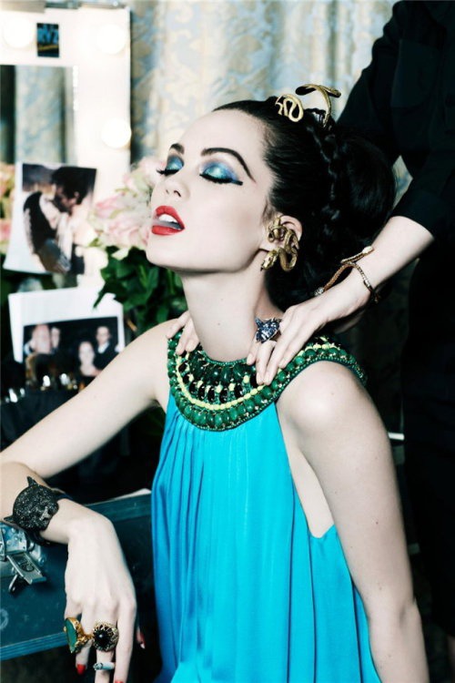 The Pulchritude of smoking girls