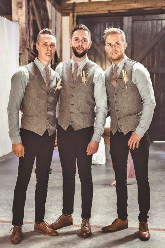We know how anything goes when it comes to a groom’s and groomsmen attire. We admit to have the same style and suits.