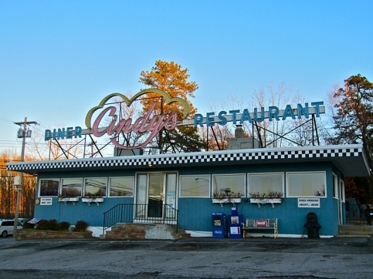Scissors and Spice: Design Inspiration: Cindy's and Helen's Restaurants #sign