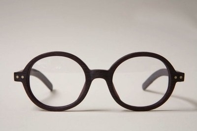 FFFFOUND! | je suis perdu #glasses #wooden