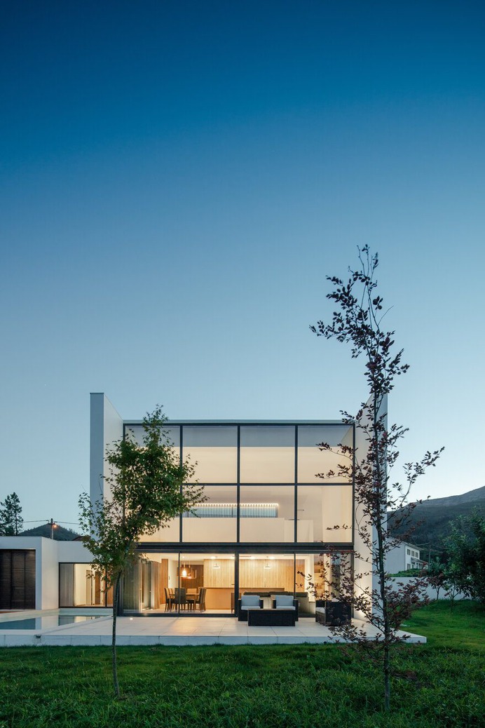 Gafarim House A Northern Monolith by Tiago do Vale Arquitectos 7