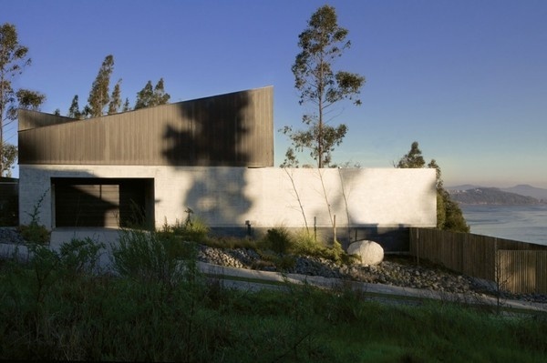 Concepción House / Elton+Leniz Arquitectos #sheds #architecture