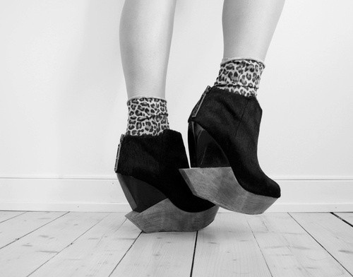 1064648_OxK6TOez_c.jpg (Imagem JPEG, 500x392 pixéis) #white #girl #black #and #fashion