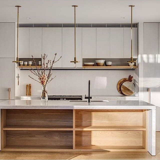 No words 🙌 #kitchwhite and nautral wood island