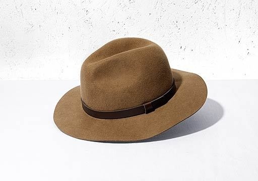 http://www.hm.com/josh/media/sys_master/freeformcampaigns/cCTNydUOZJVv/resources/images/3GB_KeyPieces_50.jpg #fashion #hat