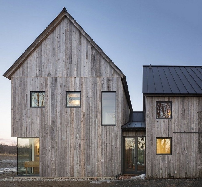 This Barn-Inspired Home Expresses Typical Farmhouse Elements in New Ways 1