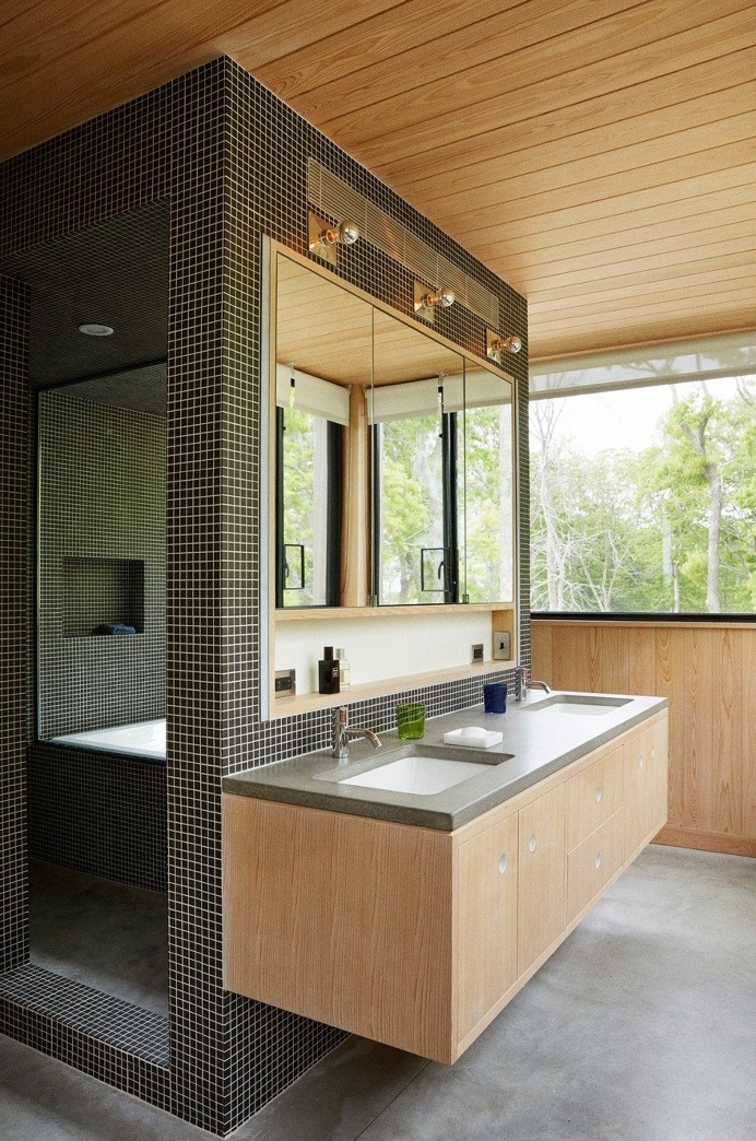 This Southampton Rustic Waterfront Home Offers Spectacular Wetlands Views 13