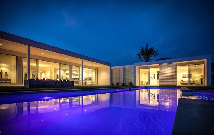 Linea Residence Featuring Minimal Lines, Walls of Glass and Measured Proportions