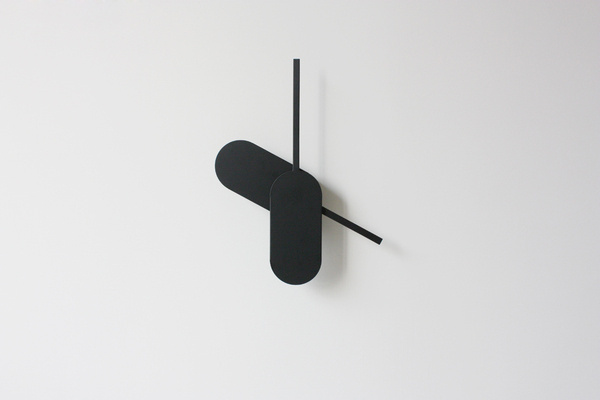 Big Hands Clock by Yenwen Tseng #modern #design #minimalism #minimal #leibal #minimalist