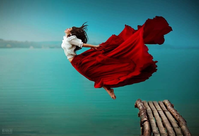 Conceptual and Dreamlike Portrait Photography by Svetlana Belyaeva