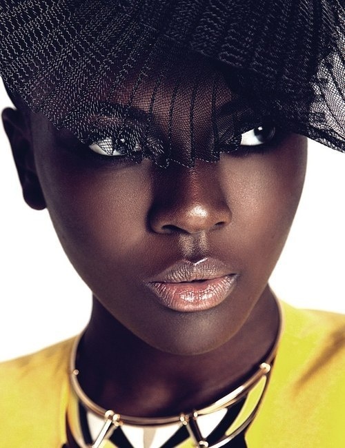 Fashion photography(Philomena Kwao. ViaÂ curvesincolor) #fashion