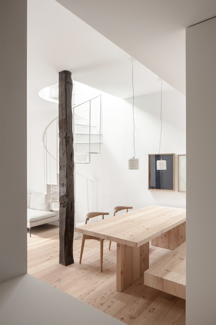 Ana Apartment by Francesc Rifé Studio