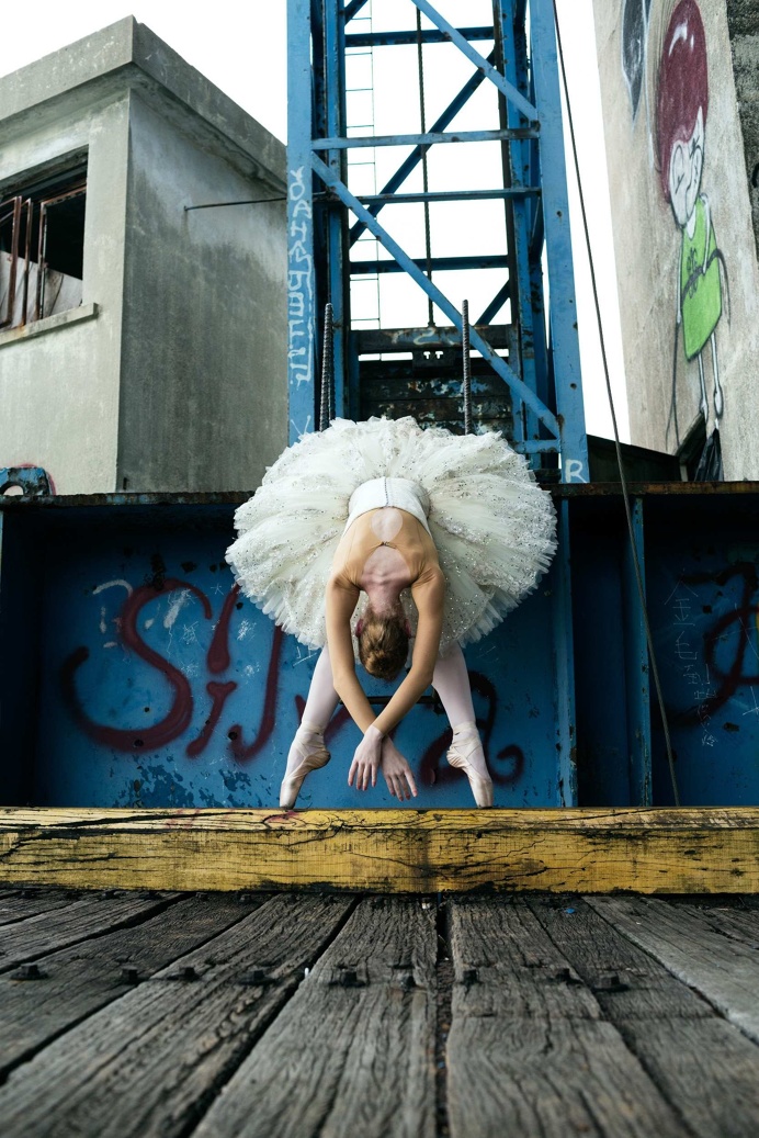 Bodies in Motion: Hong Kong Ballet by Gareth Brown