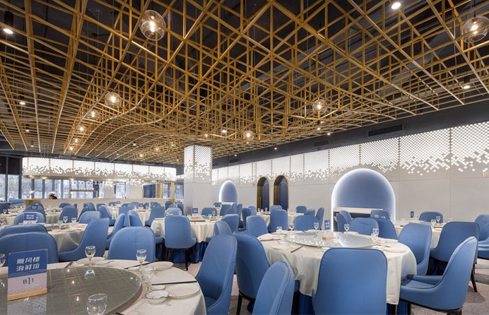 Seafood Restaurant Decor by Topos Design Clans - InteriorZine