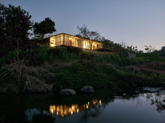 The Riparian House by Architecture BRIO