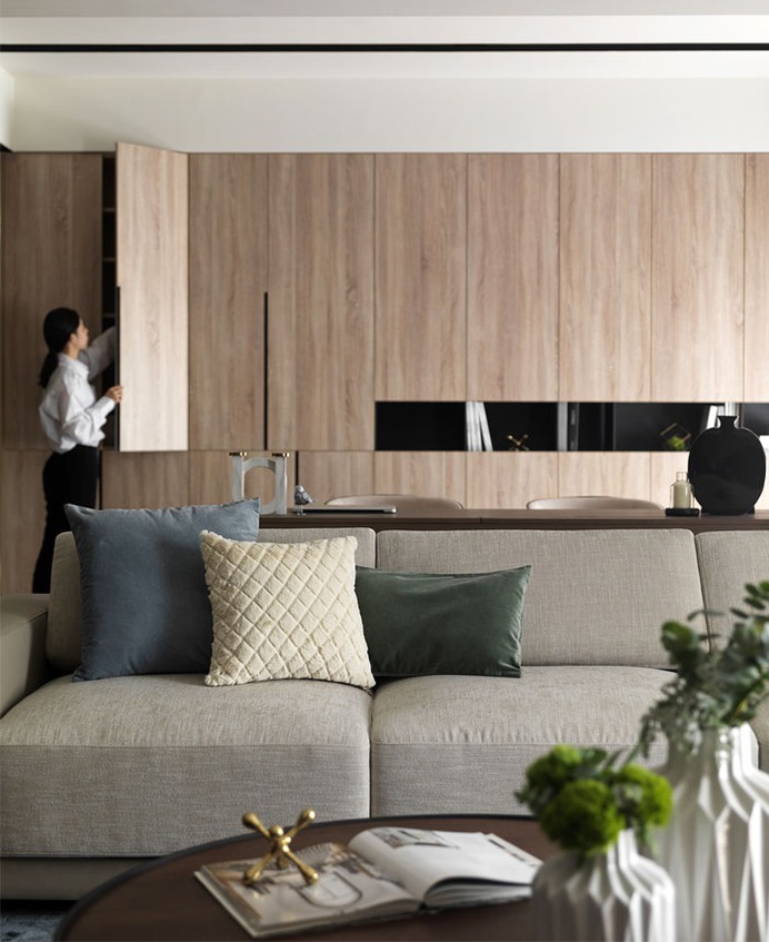 Shining Copper at Stylish Urban Project by Ris Interior Design - InteriorZine