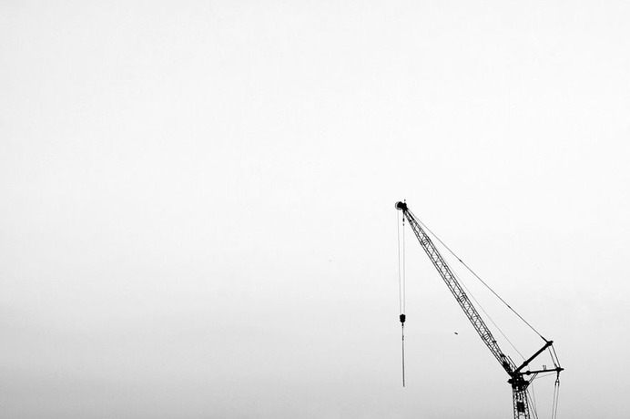 Black and White Minimalism: Street Photography by Theo Peekstok