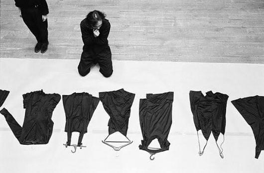 yohji-20yamamoto-show-20preparations-20for-20the-20spring-20summer-201991-20collection-20-20yohji-20yamamoto-victoria-albert-museum-www.lyly #fashion